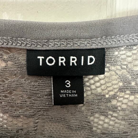 Torrid Gray Floral Lace Short Sleeve Top Boho Festival Fairy Size 3X Stretch - Picture 2 of 8